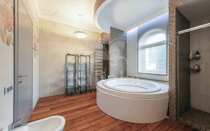 2-этажный коттедж 935 м² с отделкой
