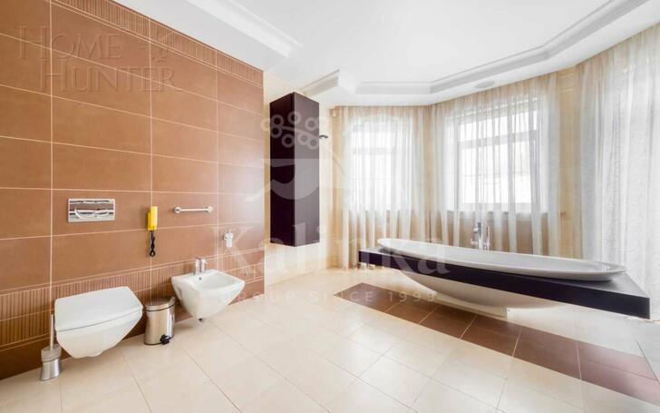 3-этажный коттедж 622 м² с отделкой