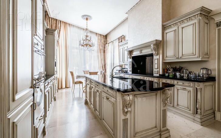 2-этажный коттедж 1 000 м² с отделкой