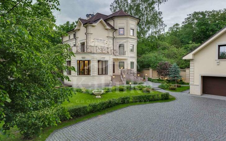 3-этажный коттедж 622 м² с отделкой