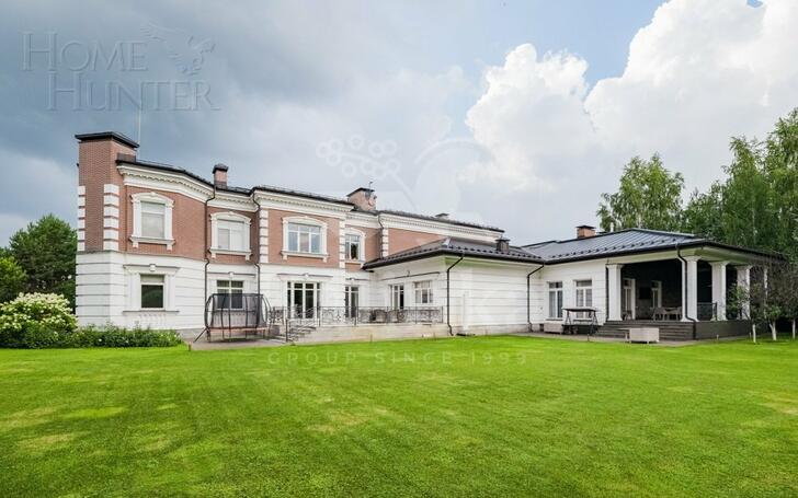 2-этажный коттедж 1 258 м² с отделкой