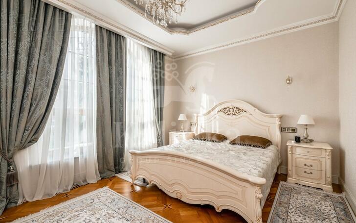 2-этажный коттедж 1 000 м² с отделкой