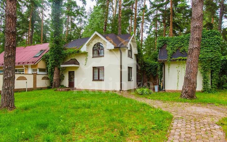 2-этажный коттедж 350 м² с отделкой