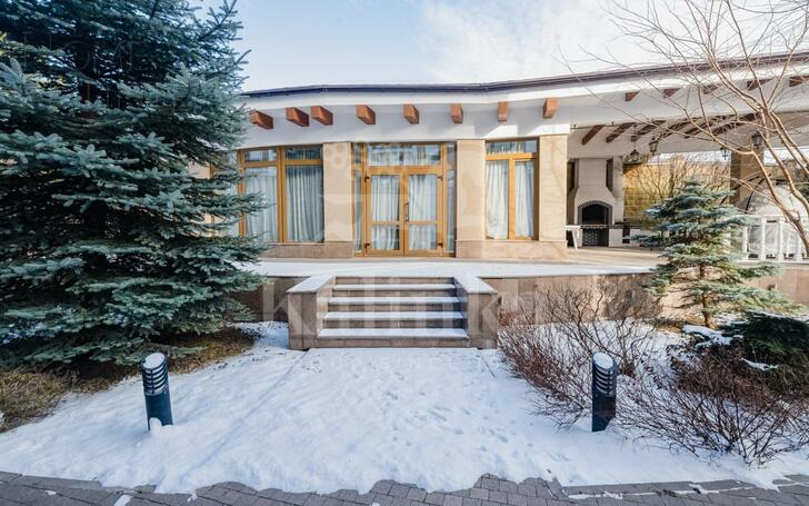 2-этажный коттедж 1 000 м² с отделкой