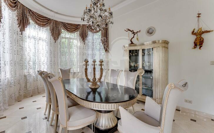 2-этажный коттедж 600 м² с отделкой