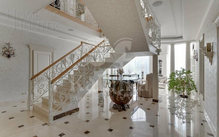 2-этажный коттедж 600 м² с отделкой