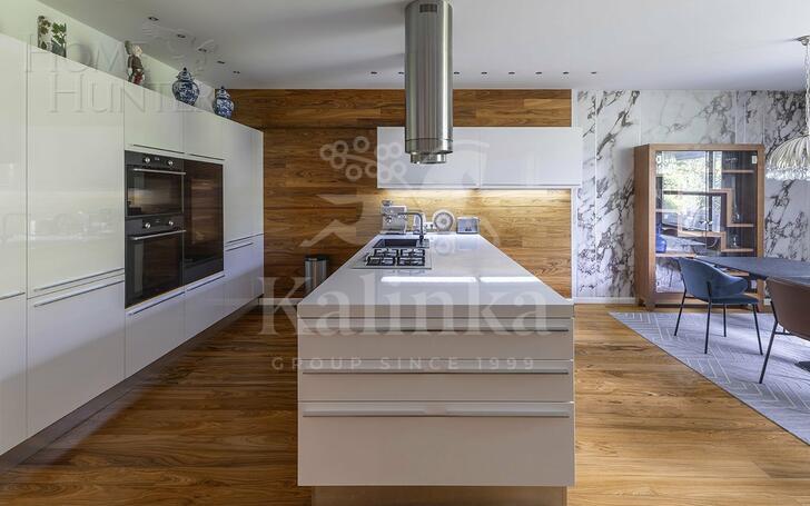2-этажный таунхаус 320 м² с отделкой