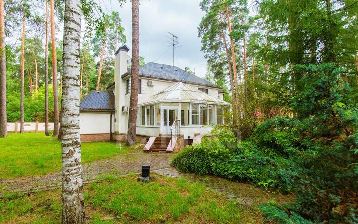 2-этажный коттедж 350 м² с отделкой