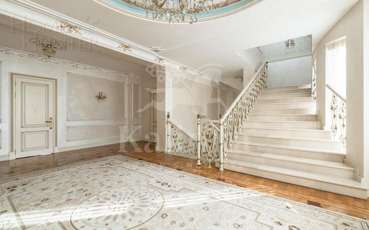 2-этажный коттедж 1 000 м² с отделкой