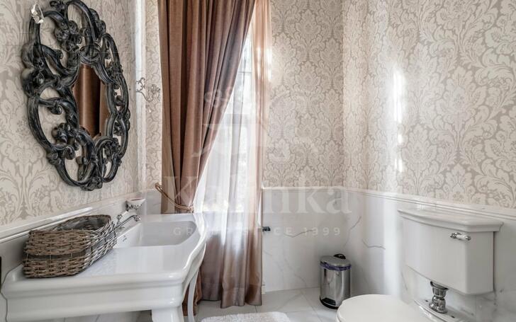 2-этажный коттедж 1 000 м² с отделкой