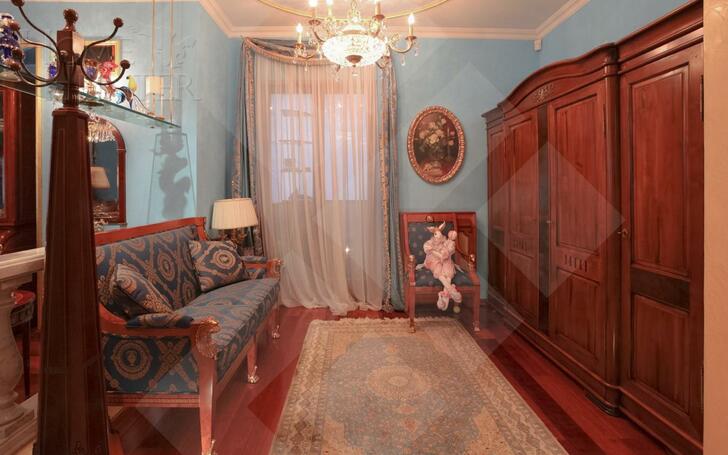 4-КОМН. КВАРТИРА С ОТДЕЛКОЙ 180 М² НА 3 ЭТАЖЕ