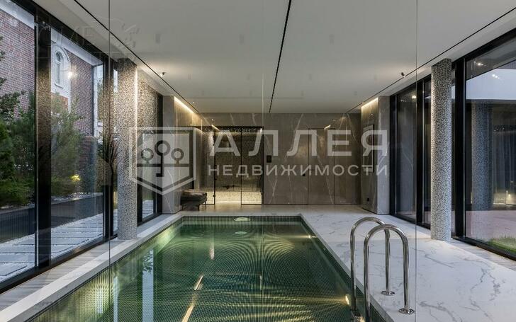 2-этажный коттедж 550 м² с отделкой