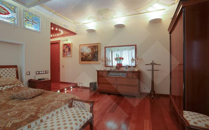 4-КОМН. КВАРТИРА С ОТДЕЛКОЙ 180 М² НА 3 ЭТАЖЕ