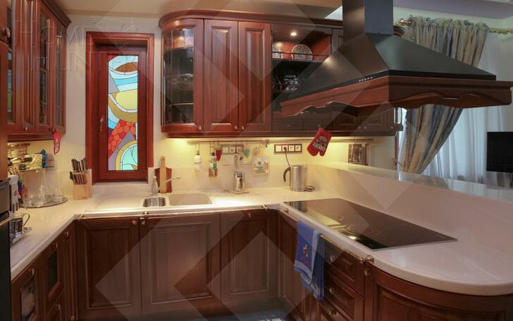 4-КОМН. КВАРТИРА С ОТДЕЛКОЙ 180 М² НА 3 ЭТАЖЕ