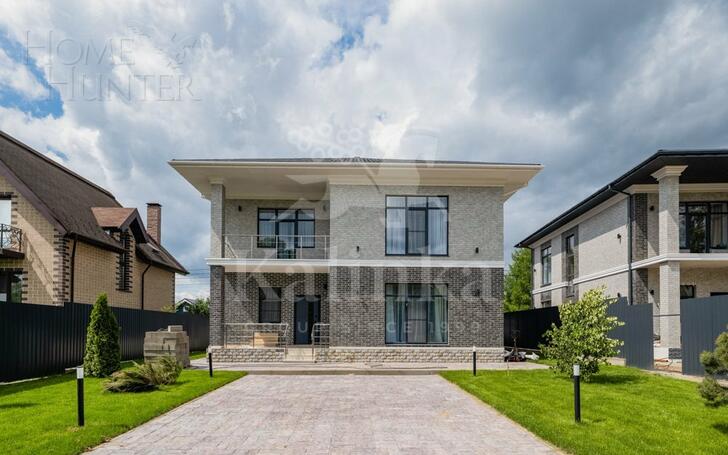 2-этажный коттедж 250 м² с отделкой