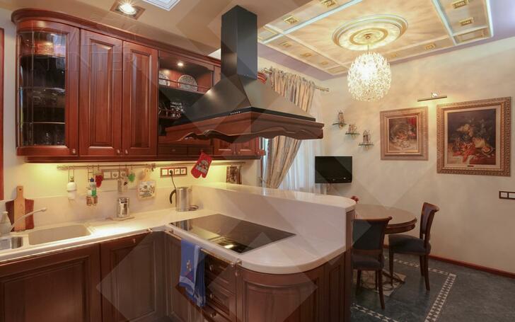 4-КОМН. КВАРТИРА С ОТДЕЛКОЙ 180 М² НА 3 ЭТАЖЕ