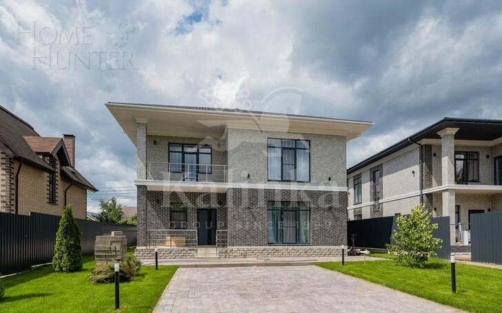 2-этажный коттедж 250 м² с отделкой