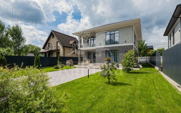 2-этажный коттедж 250 м² с отделкой
