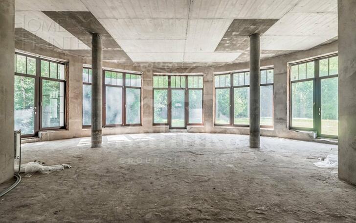 2-этажный коттедж 1 300 м² без отделки