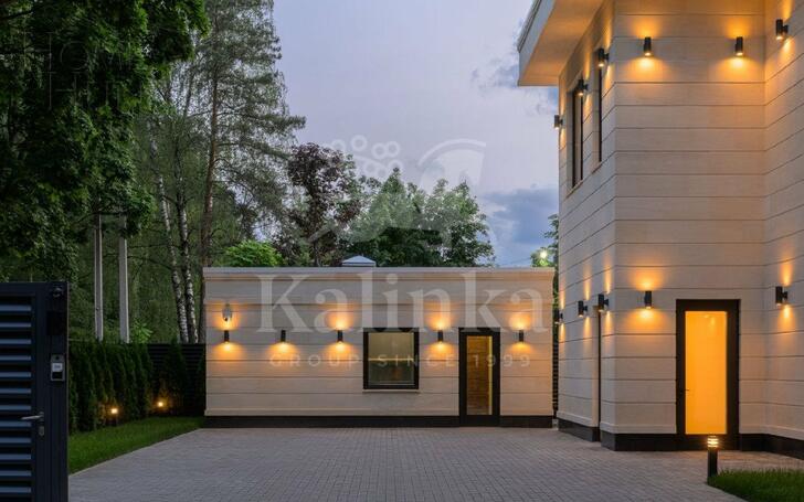 2-этажный коттедж 350 м² с отделкой
