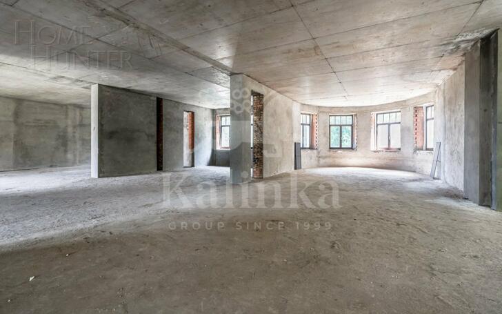2-этажный коттедж 1 300 м² без отделки