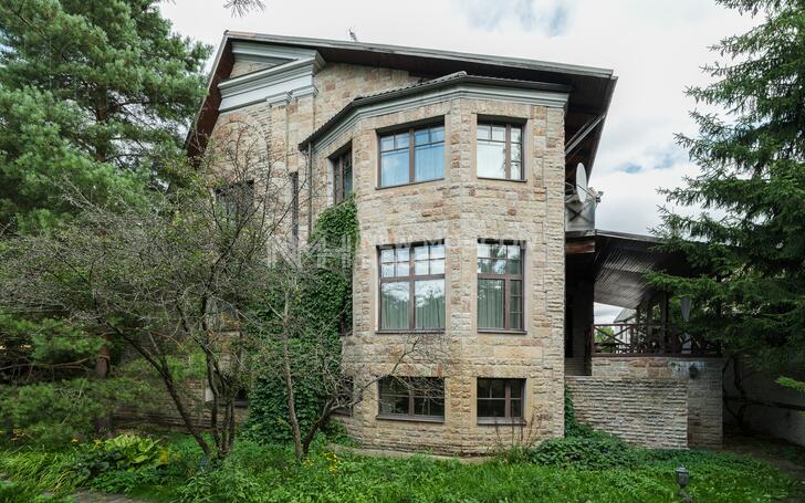 2-этажный коттедж 720 м² с отделкой