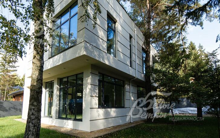 2-этажный коттедж 300 м² без отделки