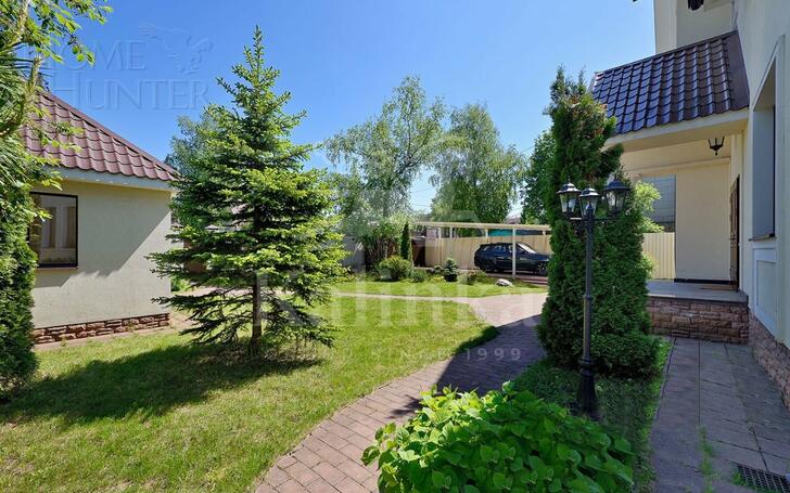 2-этажный коттедж 270 м² с отделкой