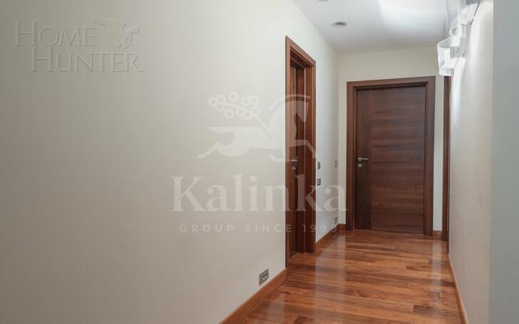 5-КОМН. КВАРТИРА С ОТДЕЛКОЙ 232.5 М² НА 3 ЭТАЖЕ