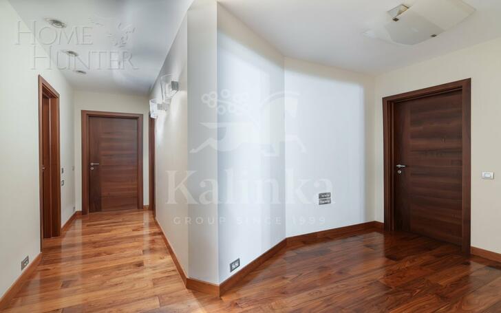 5-КОМН. КВАРТИРА С ОТДЕЛКОЙ 232.5 М² НА 3 ЭТАЖЕ