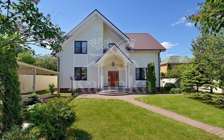 2-этажный коттедж 270 м² с отделкой