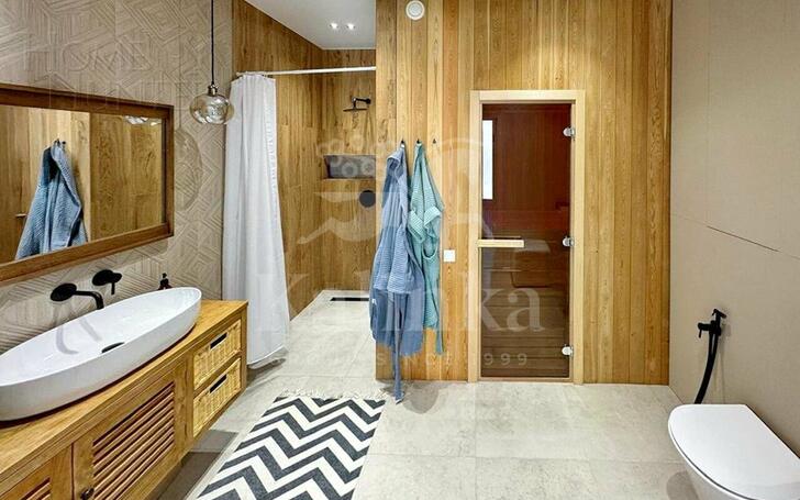 2-этажный таунхаус 240 м² с отделкой