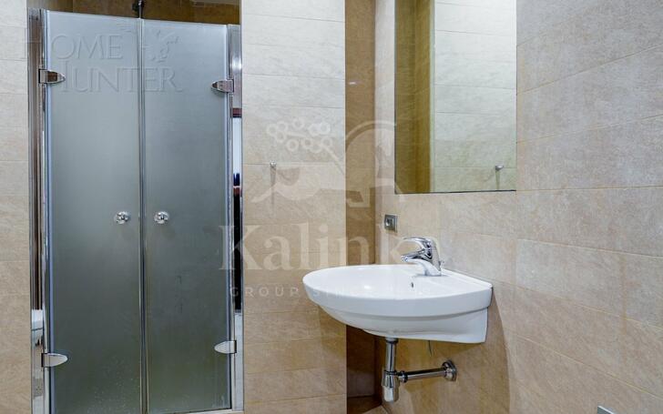 5-КОМН. КВАРТИРА С ОТДЕЛКОЙ 232.5 М² НА 3 ЭТАЖЕ