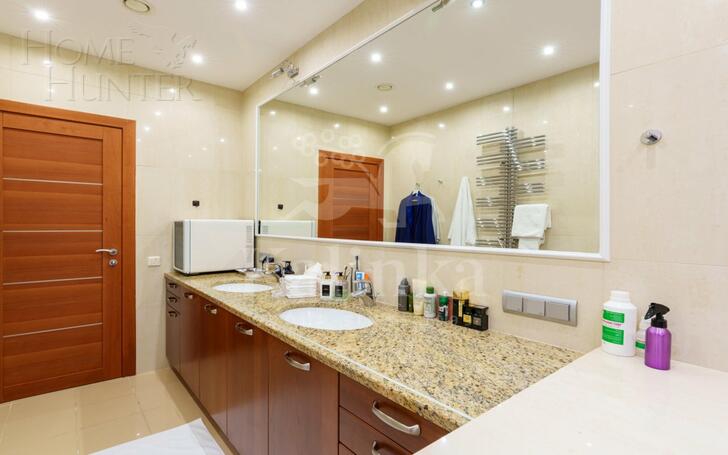 5-КОМН. КВАРТИРА С ОТДЕЛКОЙ 204.2 М² НА 3 ЭТАЖЕ