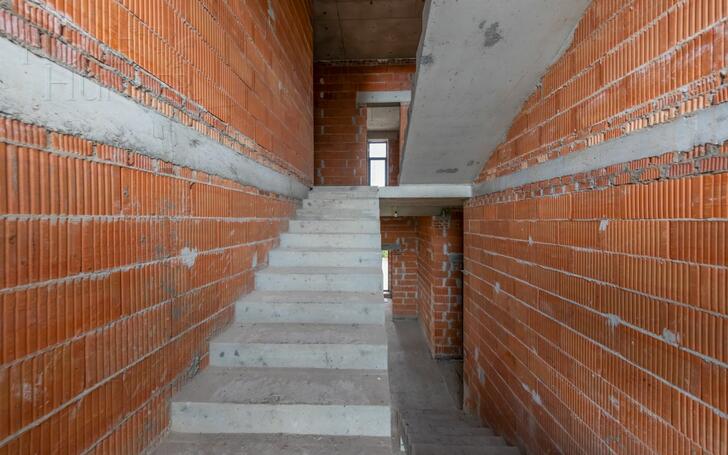 2-этажный коттедж 830 м² без отделки