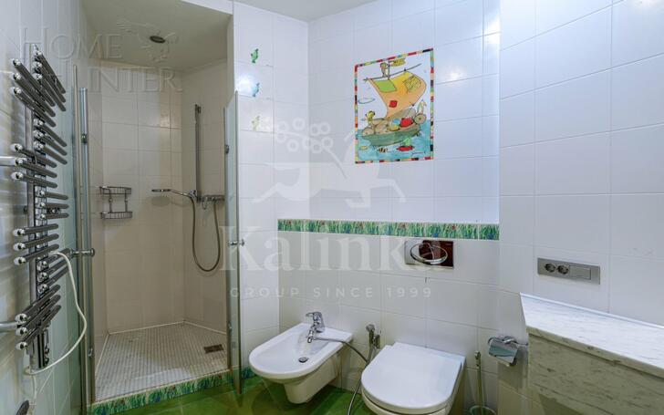 5-КОМН. КВАРТИРА С ОТДЕЛКОЙ 232.5 М² НА 3 ЭТАЖЕ