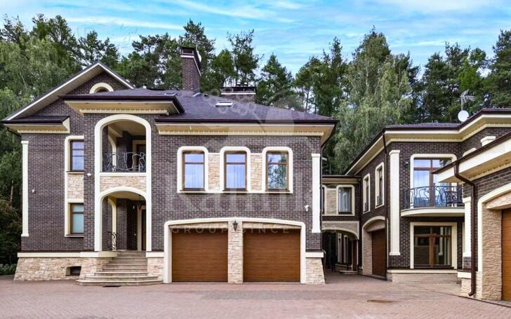 3-этажный коттедж 920 м² с отделкой