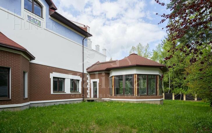3-этажный коттедж 501.7 м² без отделки