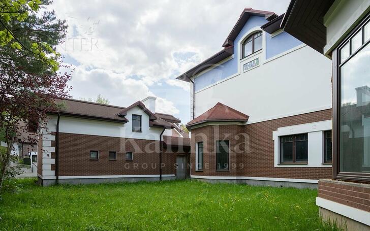 3-этажный коттедж 501.7 м² без отделки