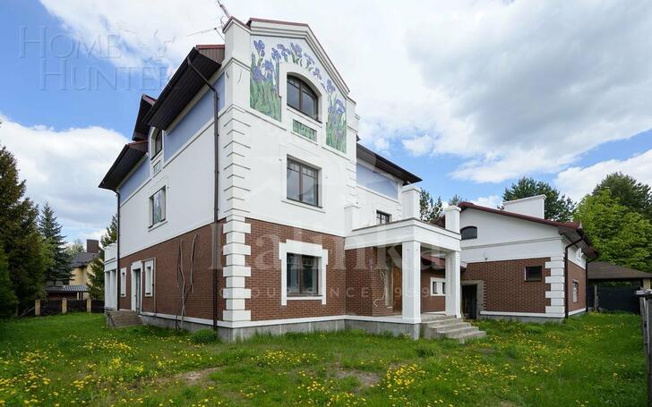 3-этажный коттедж 501.7 м² без отделки