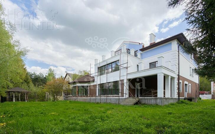3-этажный коттедж 501.7 м² без отделки