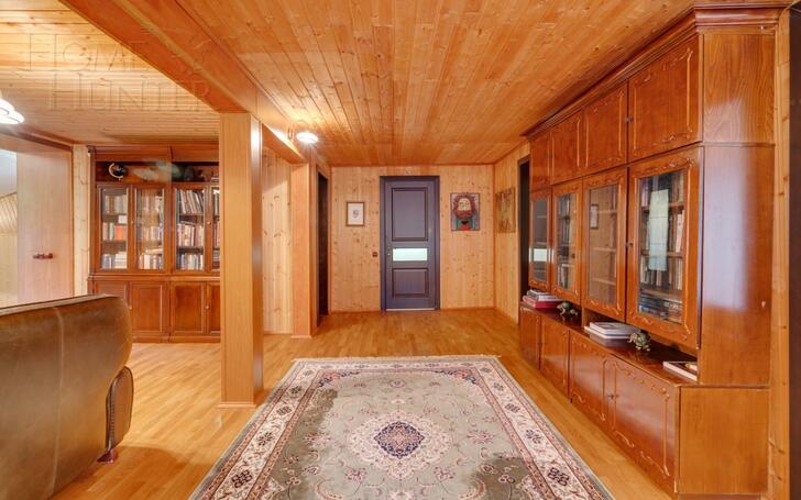 3-этажный коттедж 650 м² с отделкой