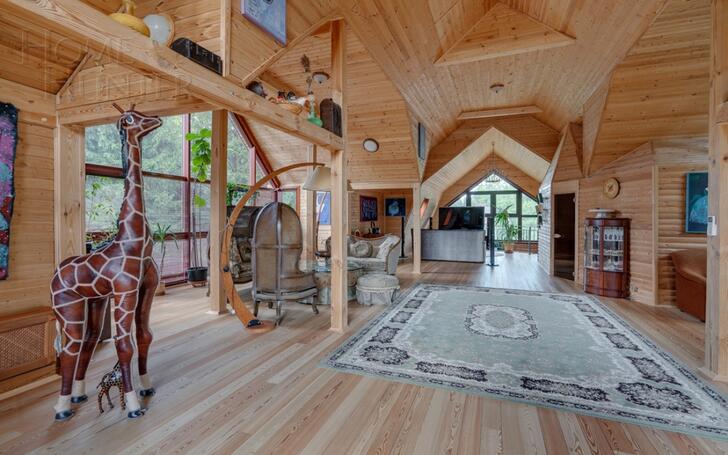 3-этажный коттедж 650 м² с отделкой