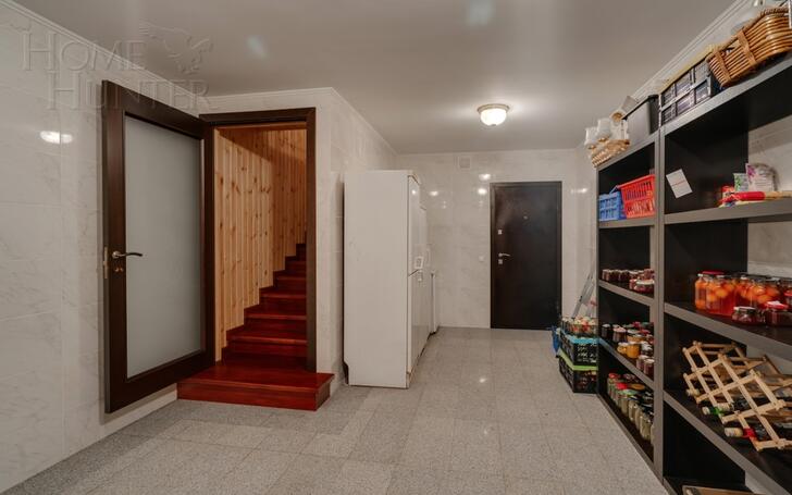 3-этажный коттедж 650 м² с отделкой
