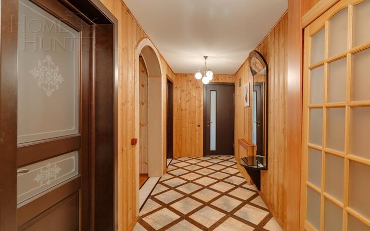3-этажный коттедж 650 м² с отделкой