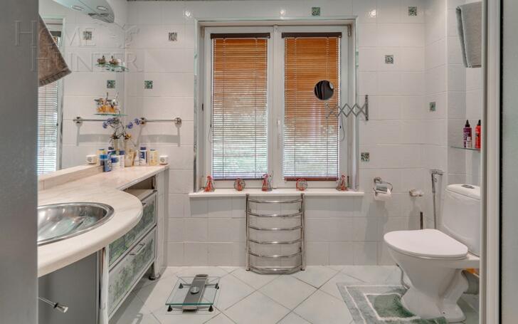3-этажный коттедж 650 м² с отделкой