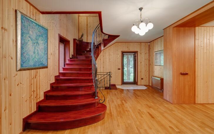 3-этажный коттедж 650 м² с отделкой