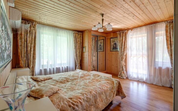 3-этажный коттедж 650 м² с отделкой
