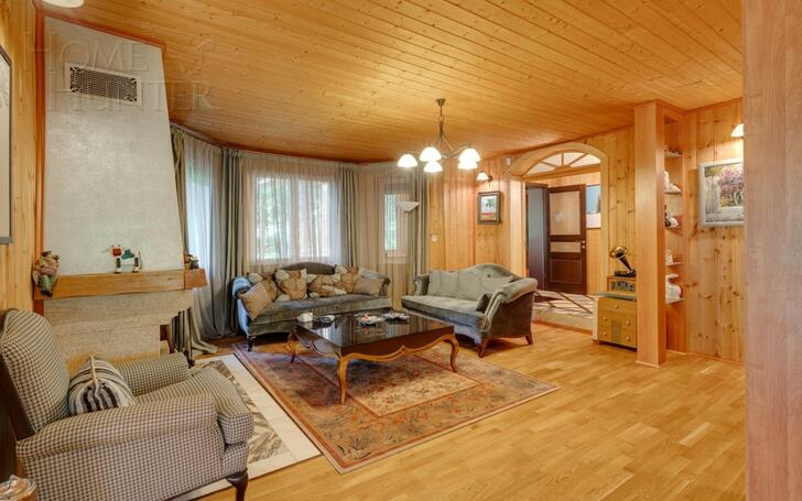 3-этажный коттедж 650 м² с отделкой