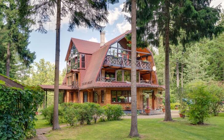 3-этажный коттедж 650 м² с отделкой